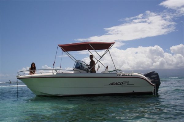 Bateau à moteur